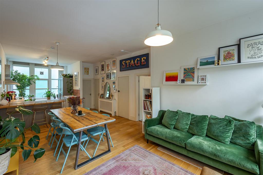 Apartment in Newcastle upon Tyne, Tyne and Wear - View 2