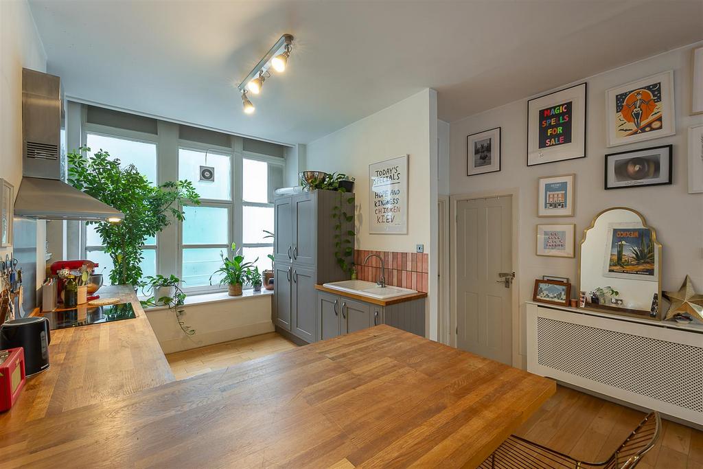Apartment in Newcastle upon Tyne, Tyne and Wear - View 3