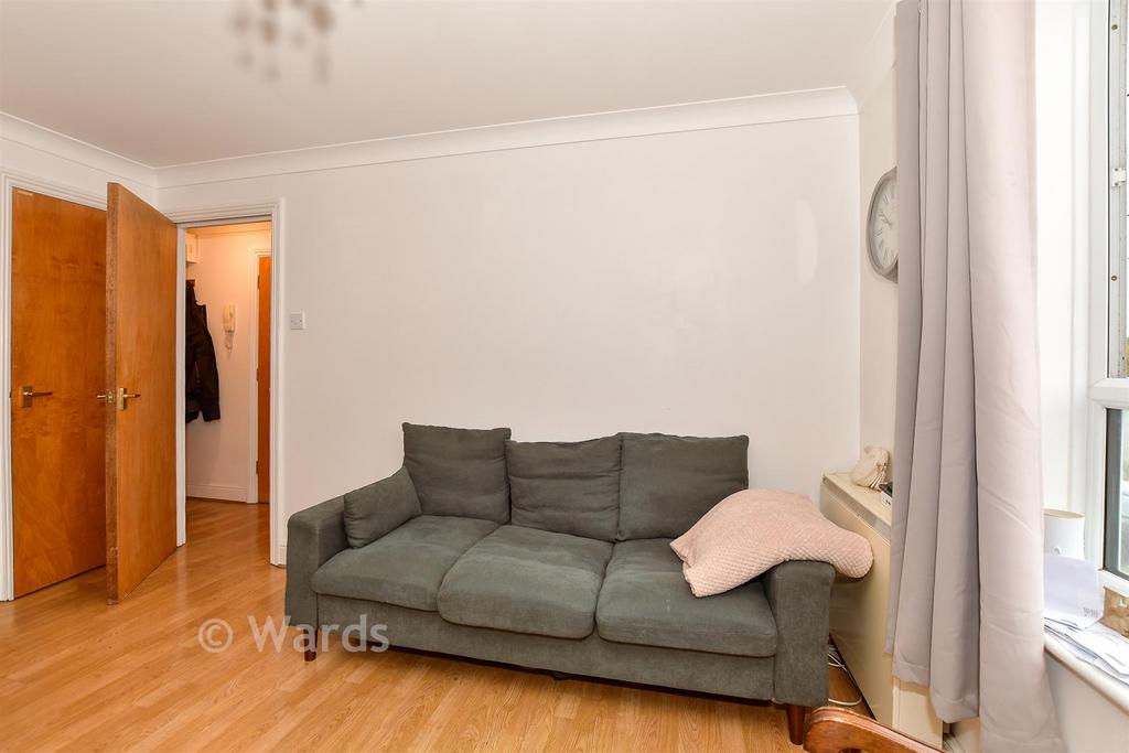 Lounge/ Kitchen