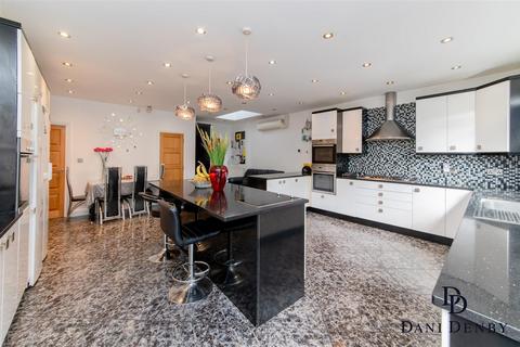 6 bedroom detached house for sale, Hillcrest Avenue, Edgware HA8
