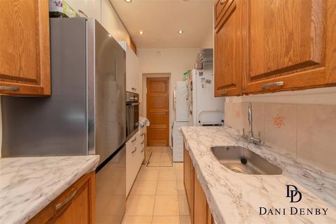 6 bedroom detached house for sale, Hillcrest Avenue, Edgware HA8
