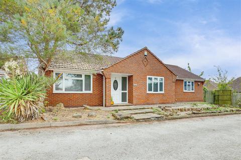3 bedroom detached bungalow for sale, Carlton Vale Close, Carlton, Nottingham NG4