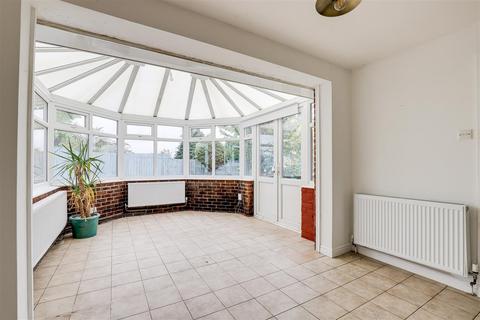 3 bedroom detached bungalow for sale, Carlton Vale Close, Carlton, Nottingham NG4