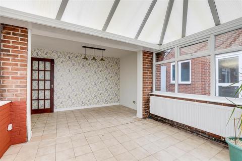 3 bedroom detached bungalow for sale, Carlton Vale Close, Carlton, Nottingham NG4