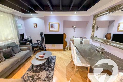 28 Ealdham Square, London, SE9 6BL