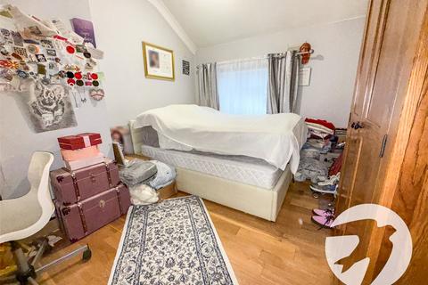 28 Ealdham Square, London, SE9 6BL