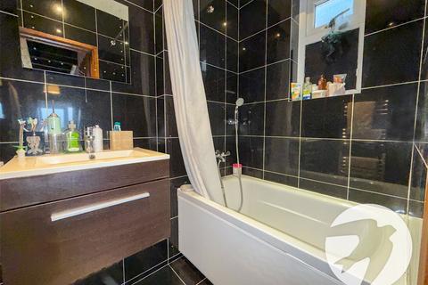 28 Ealdham Square, London, SE9 6BL