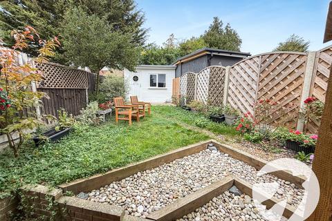 28 Ealdham Square, London, SE9 6BL
