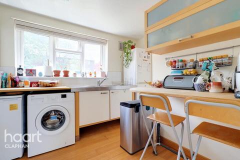 3 bedroom flat to rent, King's Avenue, LONDON