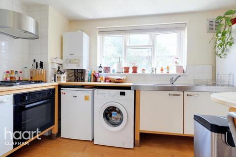3 bedroom flat to rent, King's Avenue, LONDON