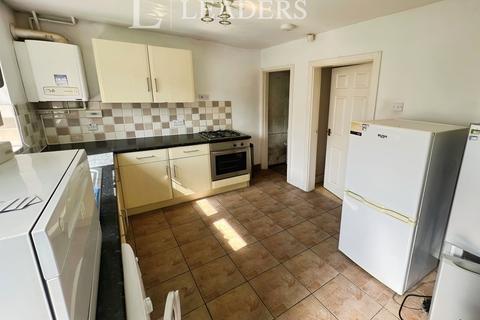 2 bedroom house to rent, Wishford Avenue, NG7