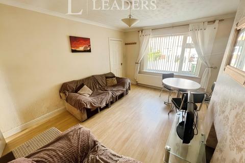 2 bedroom house to rent, Wishford Avenue, NG7