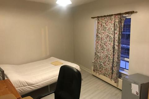 5 bedroom apartment to rent, Wilmslow Road, Manchester