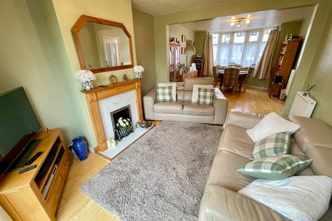 3 bedroom semi-detached house for sale, Blundell Road, Luton, Bedfordshire, LU3 1SW
