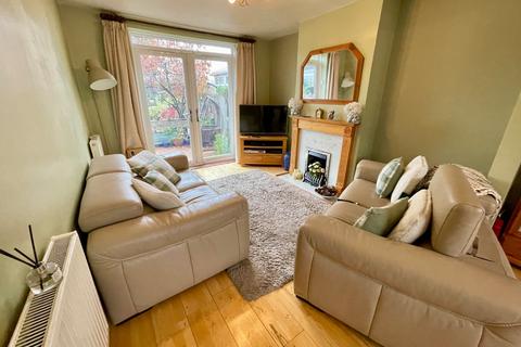 3 bedroom semi-detached house for sale, Blundell Road, Luton, Bedfordshire, LU3 1SW