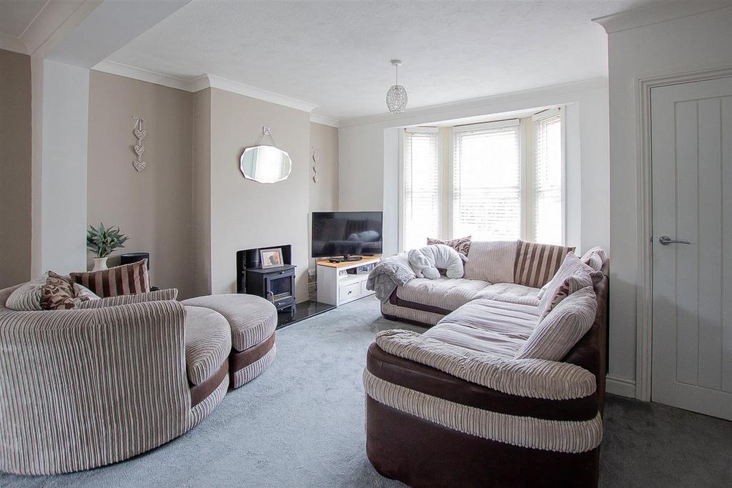 Livingroom-1.jpg