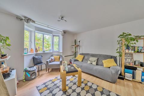 undefined, Basingstoke Road, Reading, Berkshire