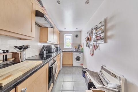 undefined, Basingstoke Road, Reading, Berkshire