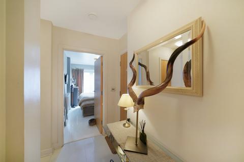 1 bedroom flat for sale, London Road, Mitcham, CR4