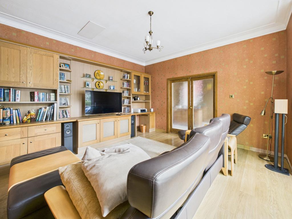 Sitting/Family Room