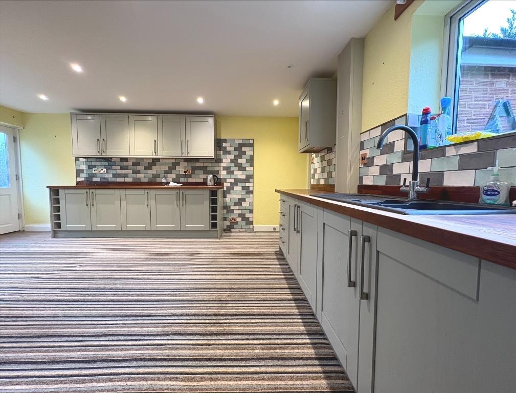 Kitchen Diner (2).jpeg