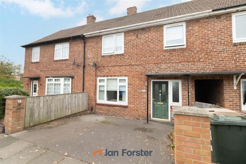 3 bedroom house to rent, Staithes Avenue, Longbenton