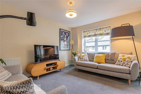 15 Knoll Close, Greenfield, Oldham, OL3 7FJ