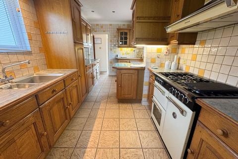 3 bedroom detached house for sale, Wimborne Road West, Wimborne, BH21