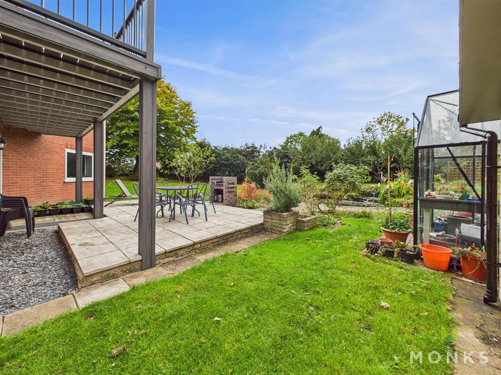 CAM01420 G0-PR0783-STILL023.jpg