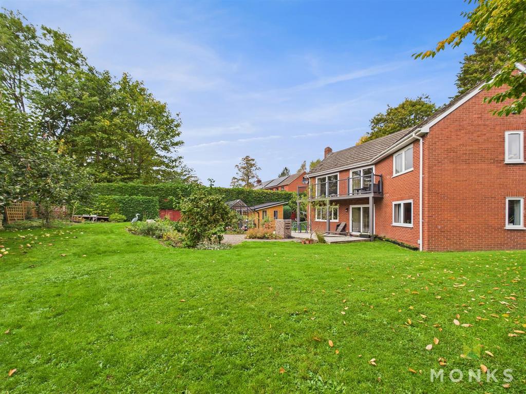 CAM01420 G0-PR0783-STILL029.jpg