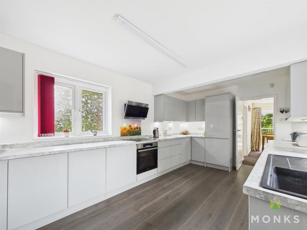 CAM01420 G0-PR0783-STILL011.jpg