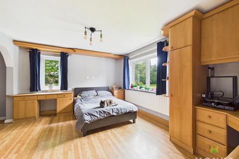 4 bedroom detached house for sale, Lowe Hill Road, Wem