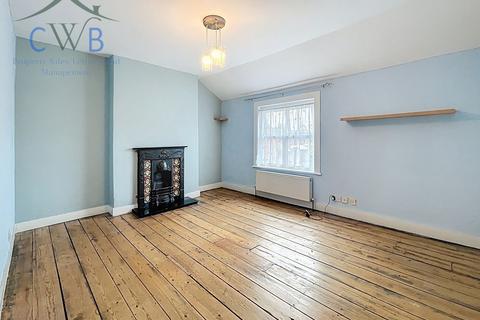 2 bedroom terraced house to rent, High Street, Wouldham, ME1