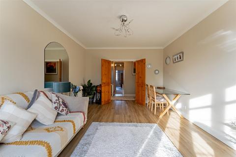3 bedroom apartment for sale, Wanstead Place, Wanstead