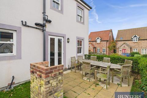 4 bedroom end of terrace house for sale, Hudson Avenue, The Bay, Filey