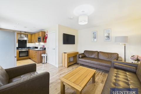 4 bedroom end of terrace house for sale, Hudson Road, The Bay, Filey