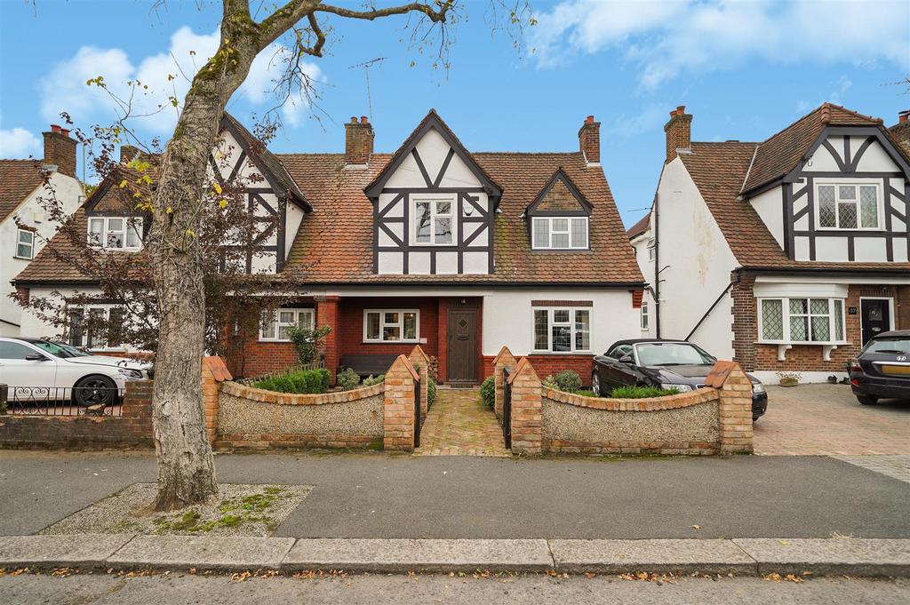 35 Medway Gardens - wo A73 ZAB6 WDGJm5mve8k.jpg