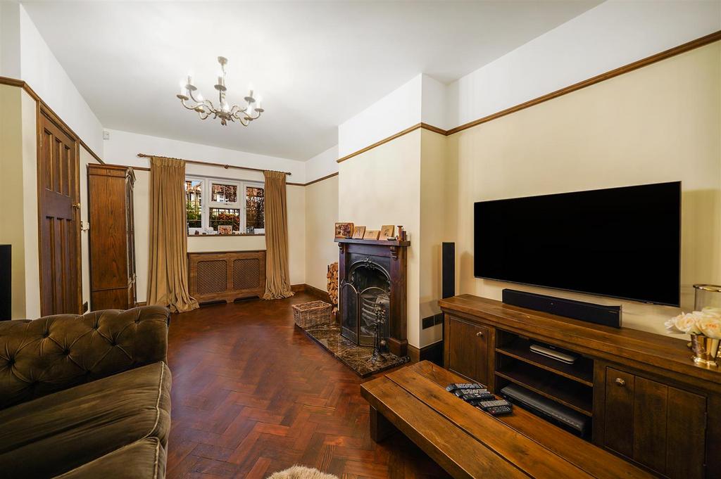 35 Medway Gardens - 2s Th06 Aoy Z4 Nq5hh CG0m.jpg