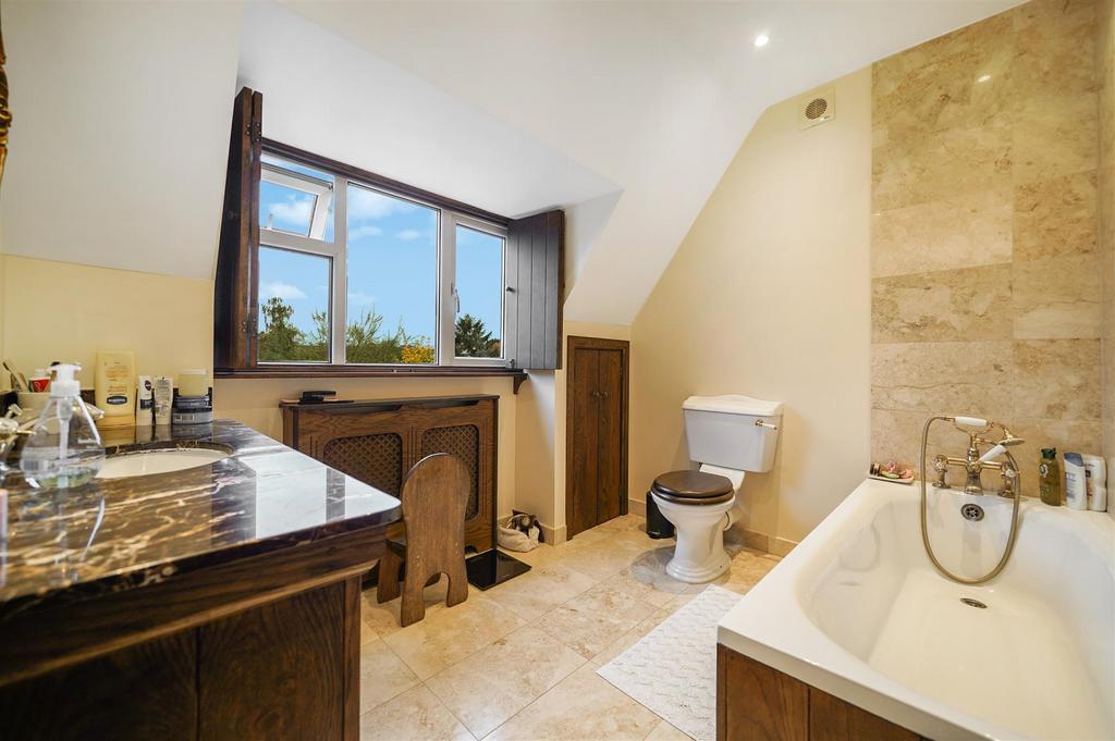 35 Medway Gardens - UTzxm CIggy YRnm DDEOhc.jpg