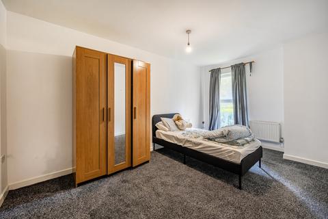 2 bedroom apartment for sale, Chandler Way, London