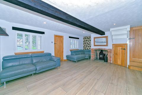 3 bedroom terraced house for sale, Patricks Lane, Deanshanger, MK19