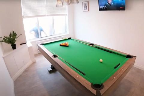 6 bedroom house to rent, Fortuna Grove, Manchester M19