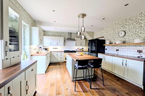 5 bedroom end of terrace house for sale, Commercial Street, Trimdon Colliery