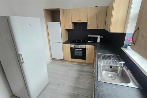 1 bedroom house to rent, 32a Laindon Road, Manchester M14
