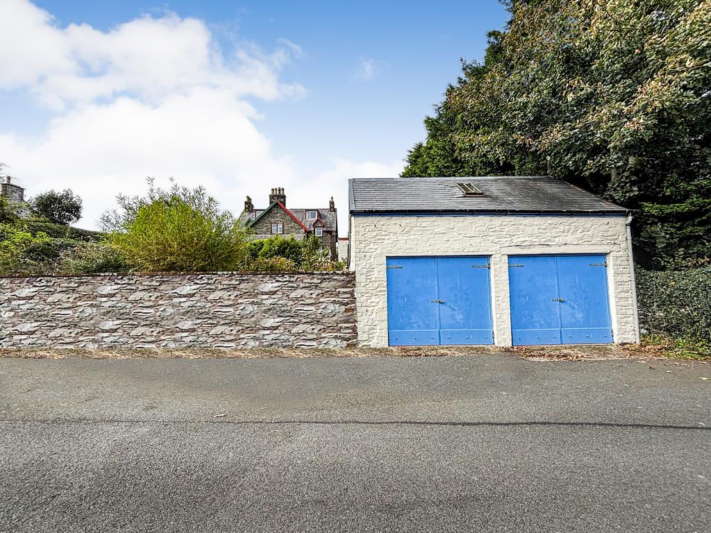 Double Garage