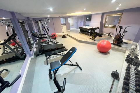 Studio to rent, Finchley Road, London NW3