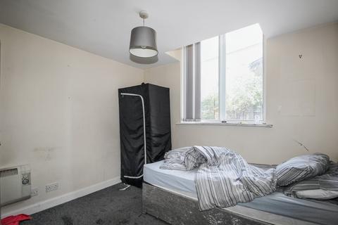 undefined, Apt 5, Howgate House, 3 Wellington Road, Dewsbury WF13 1HF