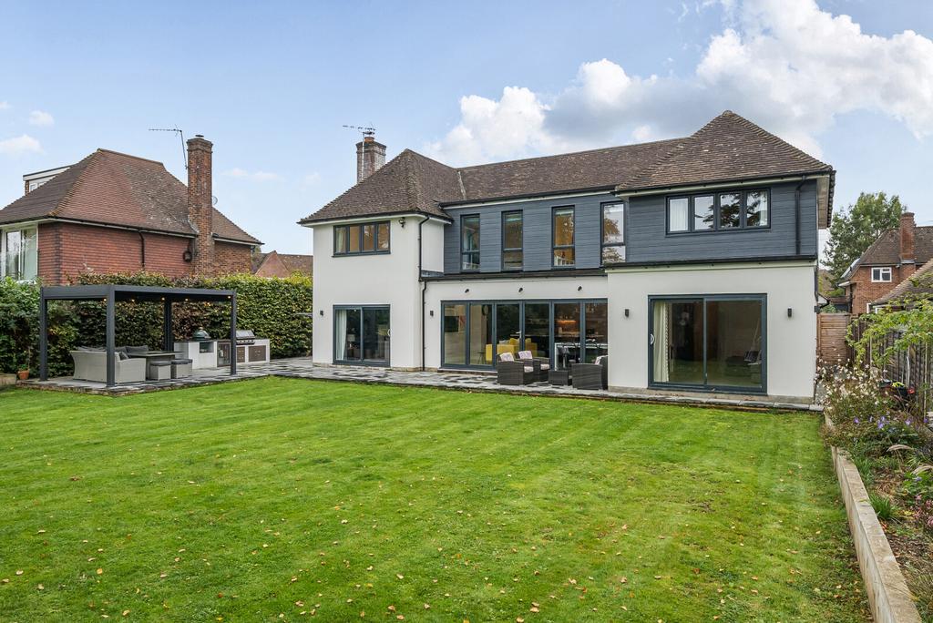 1365825-5-68ef6eb...