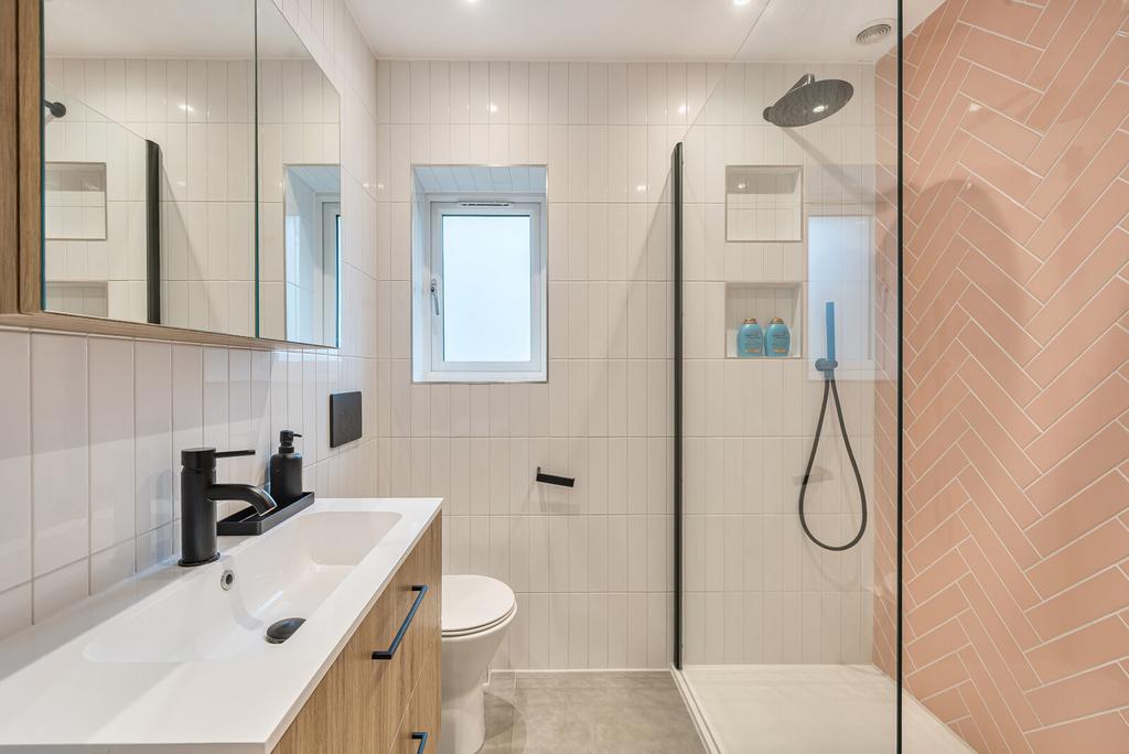 1365825-24-68ef6f...