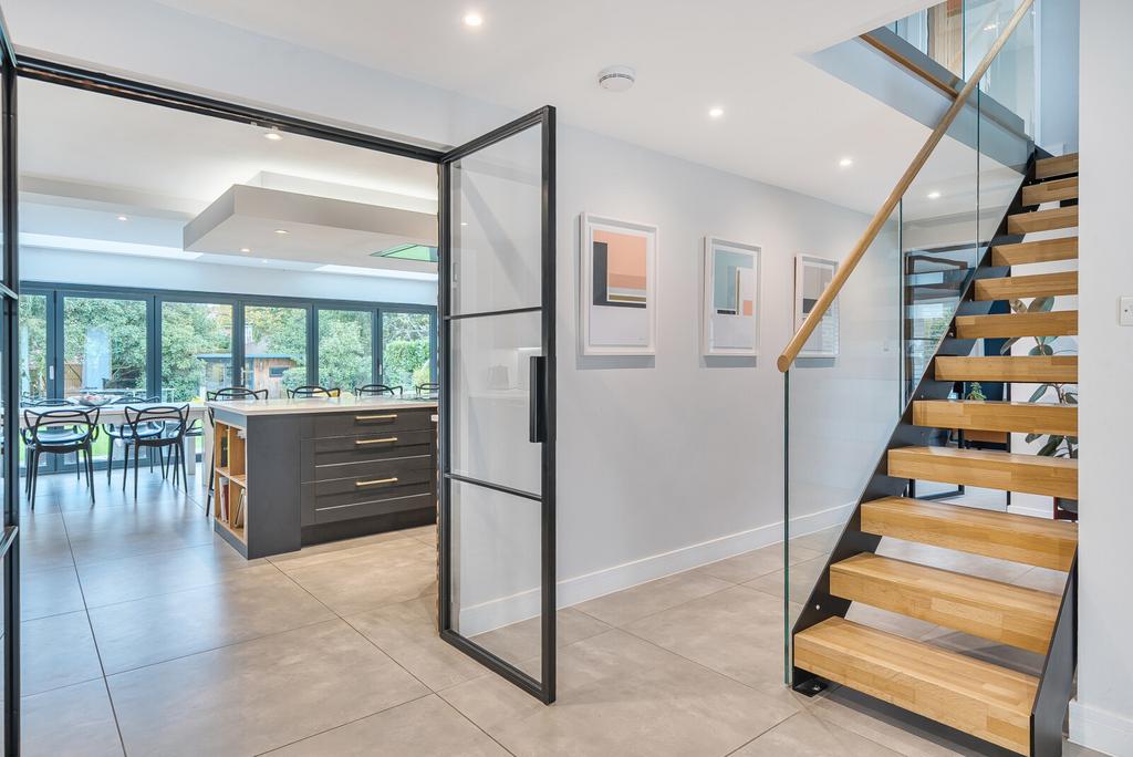 1365825-11-68ef6e...